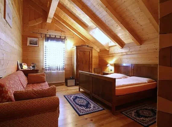 Classic Üç Kişilik Oda (Private External Bathroom)