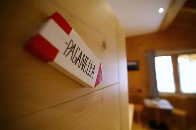 Exclusive Tek Büyük Yataklı Oda