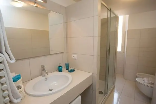 Dört Kişilik Oda, Banyolu/Duşlu