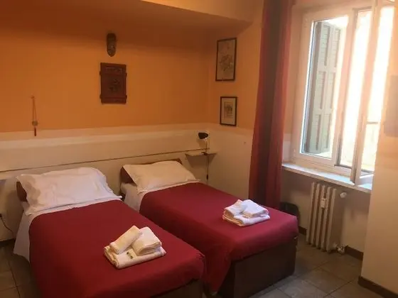Büyük Yataklı Tek Kişilik Oda, Sigara İçilmez