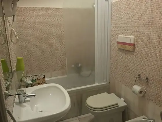 Tek Büyük Yataklı Oda (with extra bed)