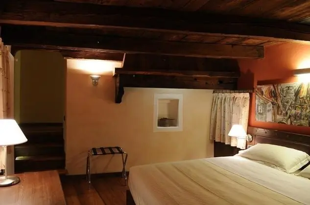 Junior Tek Büyük veya İki Ayrı Yataklı Oda, 1 Çift Kişilik veya 2 Tek Kişilik Yatak