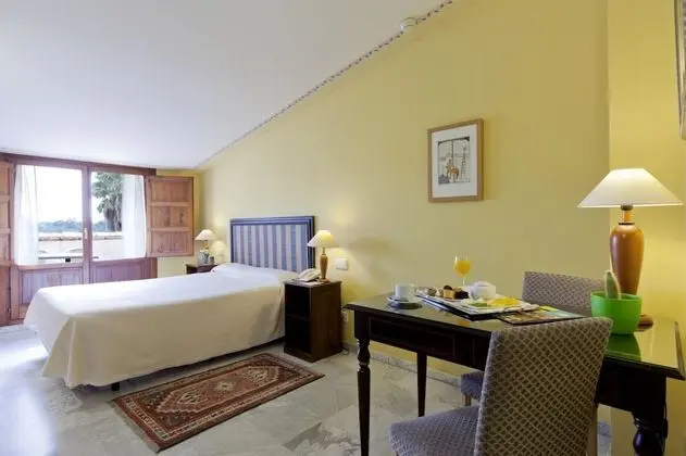 Tek Büyük veya İki Ayrı Yataklı Oda