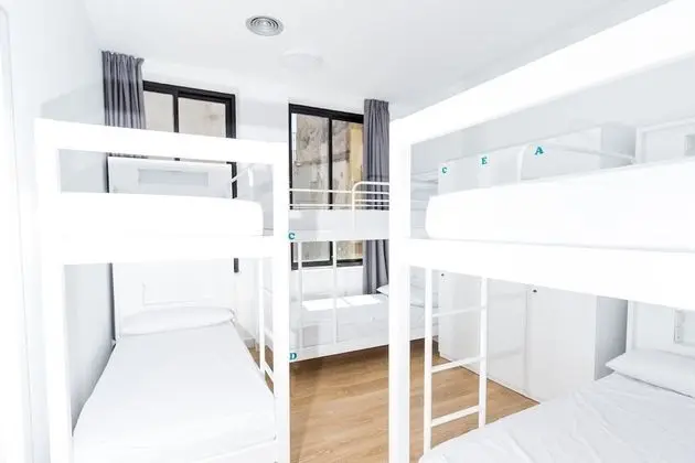 Ortak Ranzalı Oda, Sadece kadınlar için, Özel Banyo