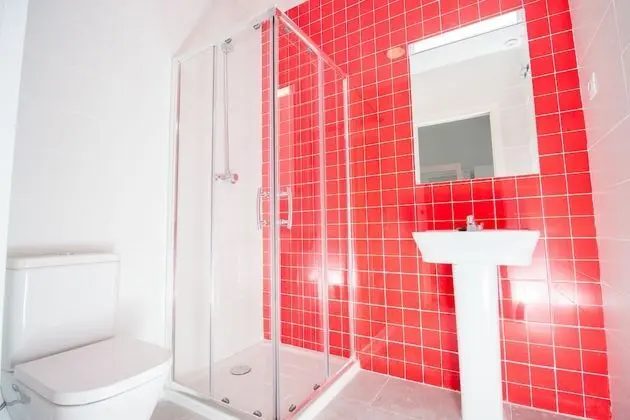 Ortak Ranzalı Oda, Sadece kadınlar için, Özel Banyo