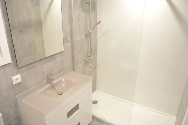 Tek Büyük Yataklı Oda, Ortak Banyo