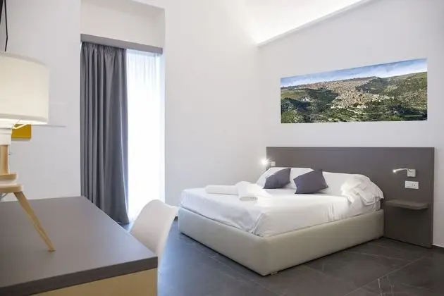 Standard Tek Büyük Yataklı Oda