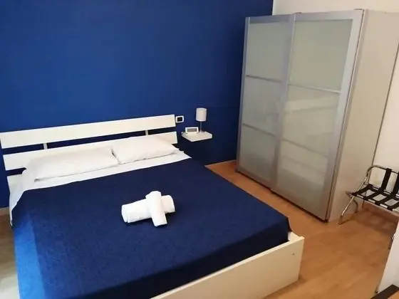 Tek Büyük Yataklı Oda (Blue)