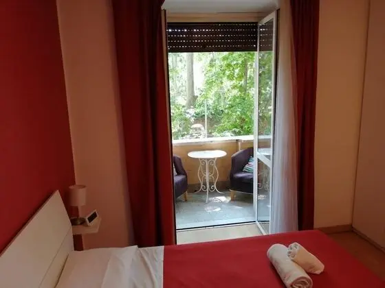 Tek Büyük Yataklı Oda (Red)