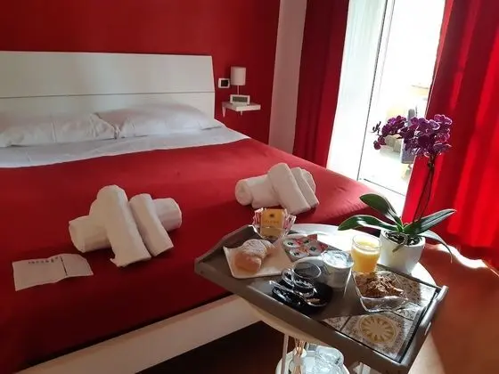 Tek Büyük Yataklı Oda (Red)