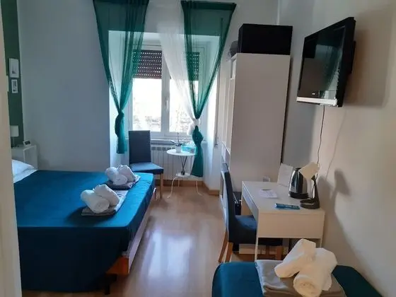 Üç Kişilik Oda (Green)