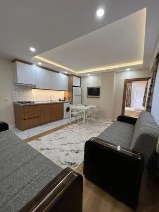 1 + 1 Daire, Sokak Manzaralı, Fransız Balkonlu