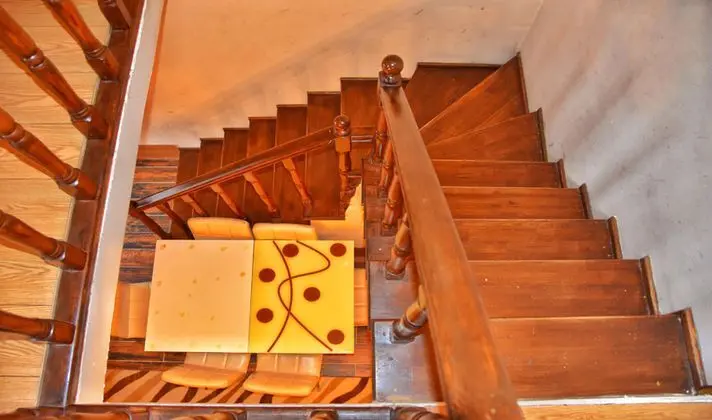 Göl Manzaralı Balkonlu Bungalov