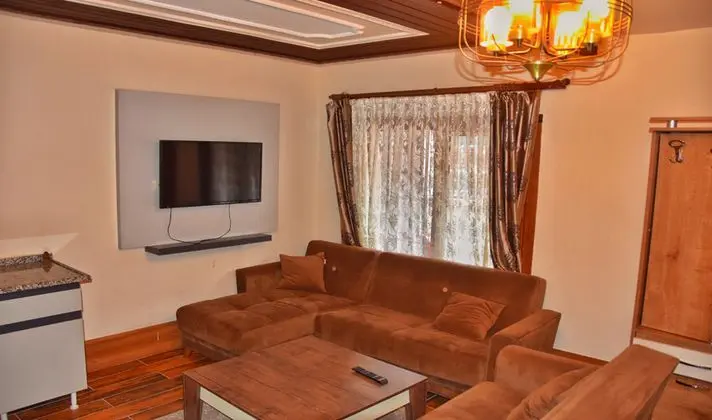 Göl Manzaralı Balkonlu Bungalov ( İptal Edilemez )