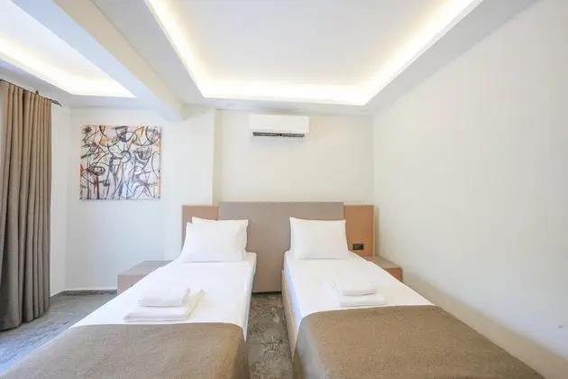 https://images.etstur.com/imgproxy/resize/2560x1440/files/images/hotelImages/etsrooms/514987/Ada_Butik_Otel_Marmaris_20240615170026_10.JPG
