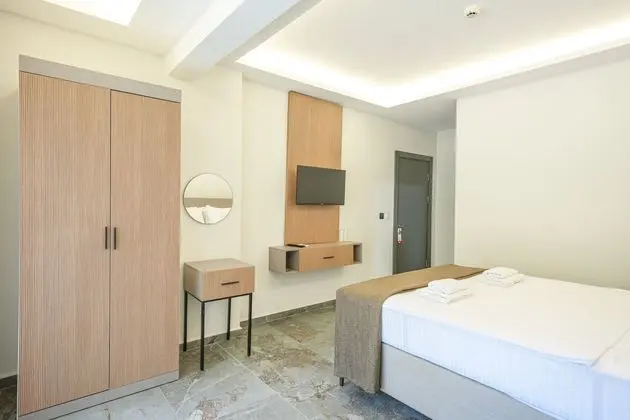 https://images.etstur.com/imgproxy/resize/2560x1440/files/images/hotelImages/etsrooms/514987/Ada_Butik_Otel_Marmaris_20240615170026_11.JPG