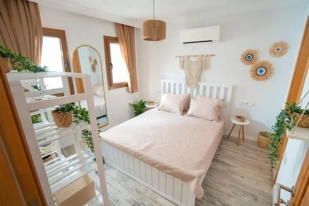 Klasik Oda, Sokak Manzaralı