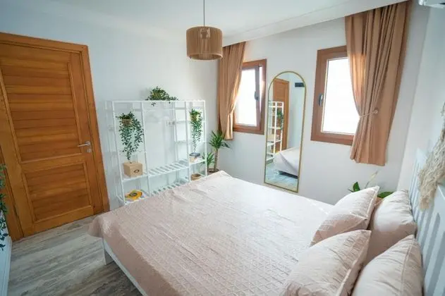 Klasik Oda, Sokak Manzaralı