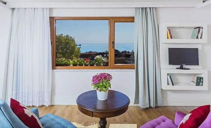 Luxury Apartment, 1 Bedroom, Sea View (Balcony) ''Annex''