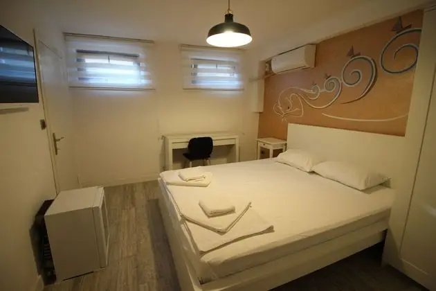 Economy Room