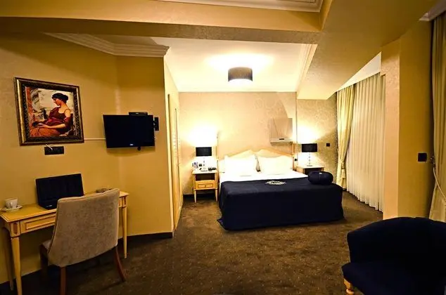 Corner Suite