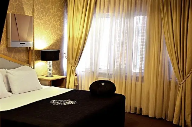Corner Suite