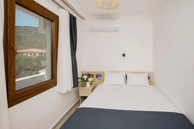 Suite, Deniz ve Dağ Manzaralı