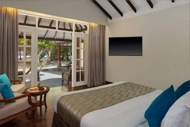 Deluxe Jacuzzi Beach Villa with Premium All Inclusive