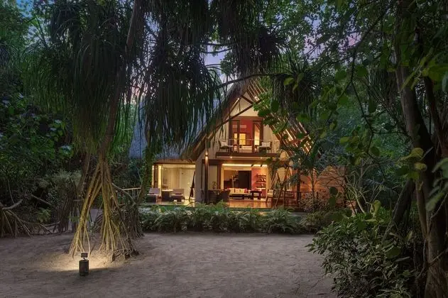 Meedhupparu Residence with Pool
