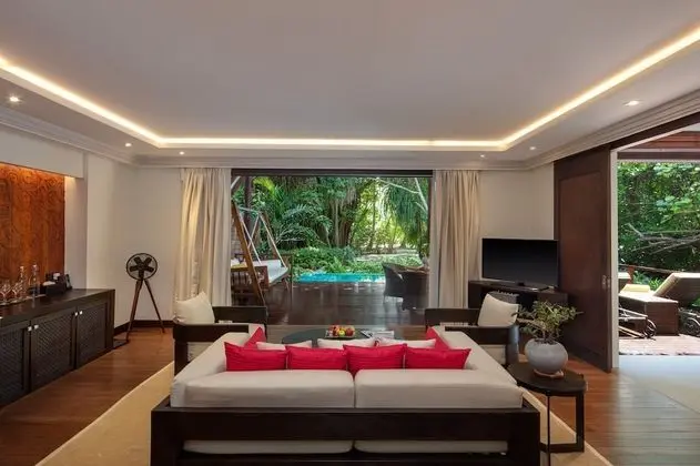 Meedhupparu Residence with Pool