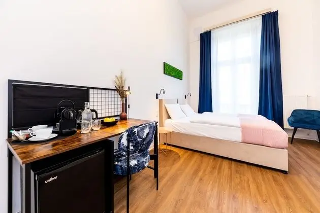 City Tek Büyük Yataklı Oda