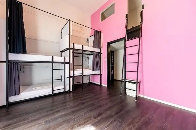 Bed in 10-Bed Dormitory Room with Private Bathroom