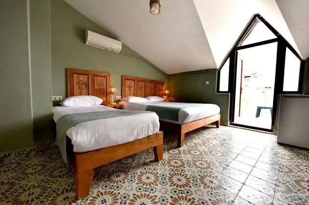 Standart Geniş Oda, Şehir veya Dağ Manzaralı