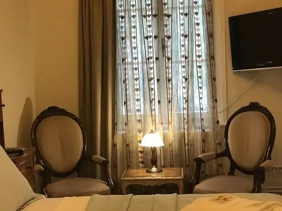 Classic Tek Büyük Yataklı Oda (Sedef)