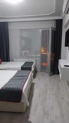 Economy Triple Room, Multiple Beds