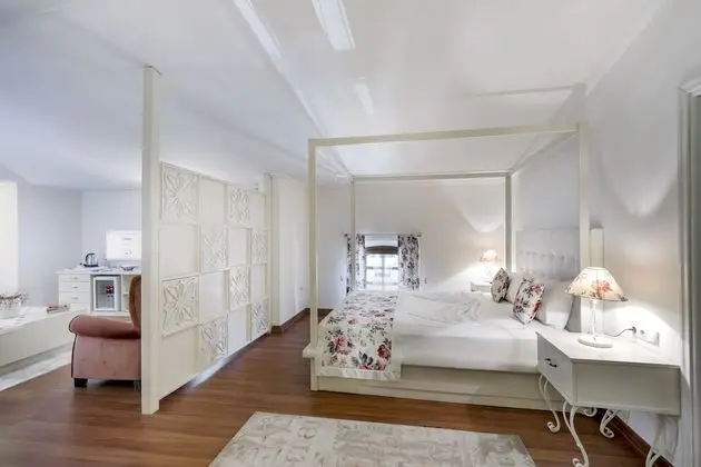 Sultan Suite