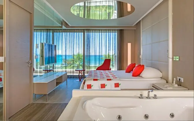 https://images.etstur.com/imgproxy/resize/2560x1440/files/images/hotelImages/etsrooms/33/Adam___Eve__16_20251203100140_3.jpg