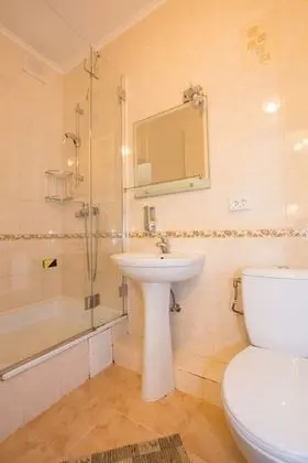 Luxury Tek Büyük Yataklı Oda