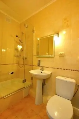 Luxury Tek Büyük Yataklı Oda
