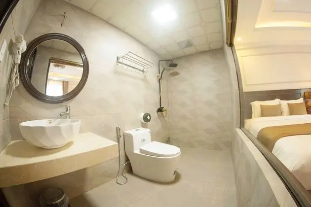 Üç Kişilik Oda, Şehir Manzaralı