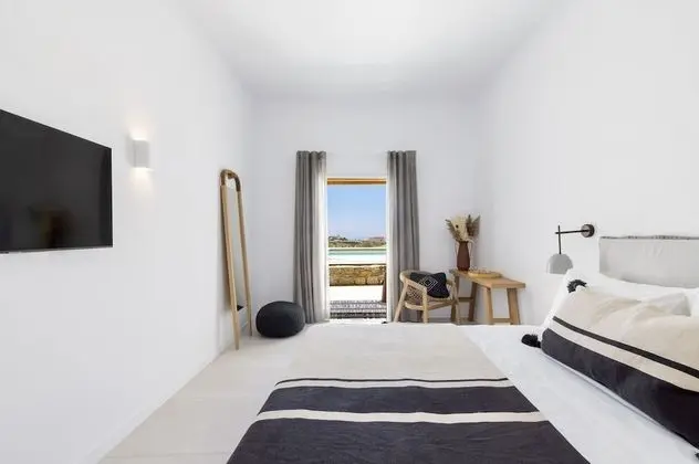 Design Tek Büyük Yataklı Oda, 1 Yatak Odası, Havuz Manzaralı