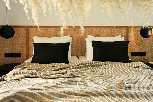 Design Tek Büyük Yataklı Oda, 1 Yatak Odası, Havuz Manzaralı