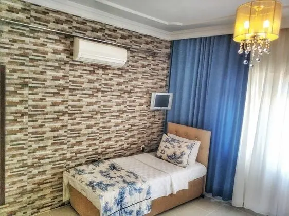Standart Üç Kişilik Oda, Sokak Manzaralı