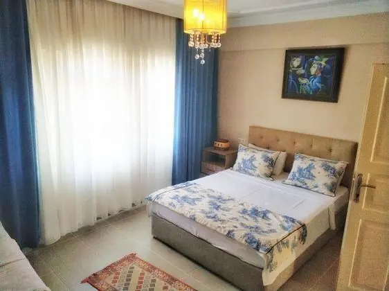 Standart Üç Kişilik Oda, Sokak Manzaralı