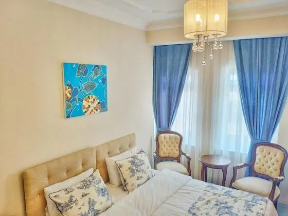 Suite, Sokak Manzaralı