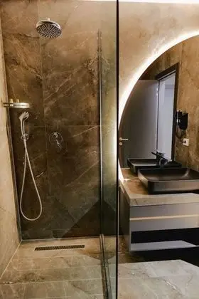 Tek Büyük Yataklı Oda, Balkon