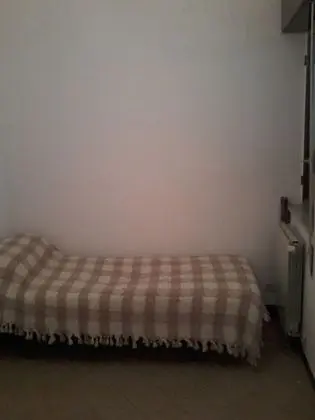 İki Ayrı Yataklı Oda, Ortak Banyo