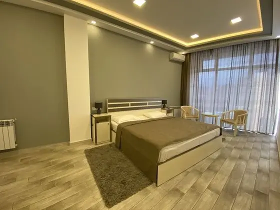 Deluxe Oda, 1 En Büyük (King) Boy Yatak