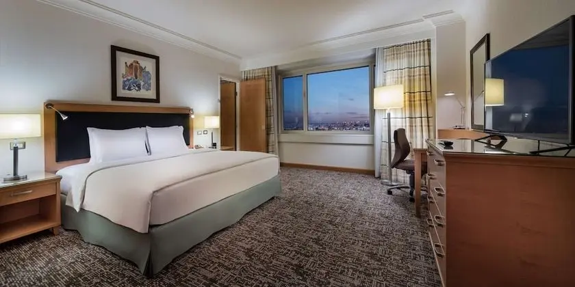 https://i.travelapi.com/lodging/1000000/610000/607900/607889/a11fbd0a_z.jpg