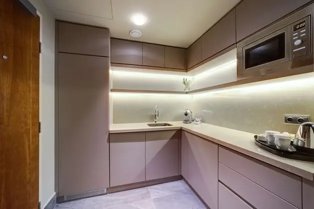 https://i.travelapi.com/lodging/1000000/610000/607900/607889/c8b54ad1_z.jpg